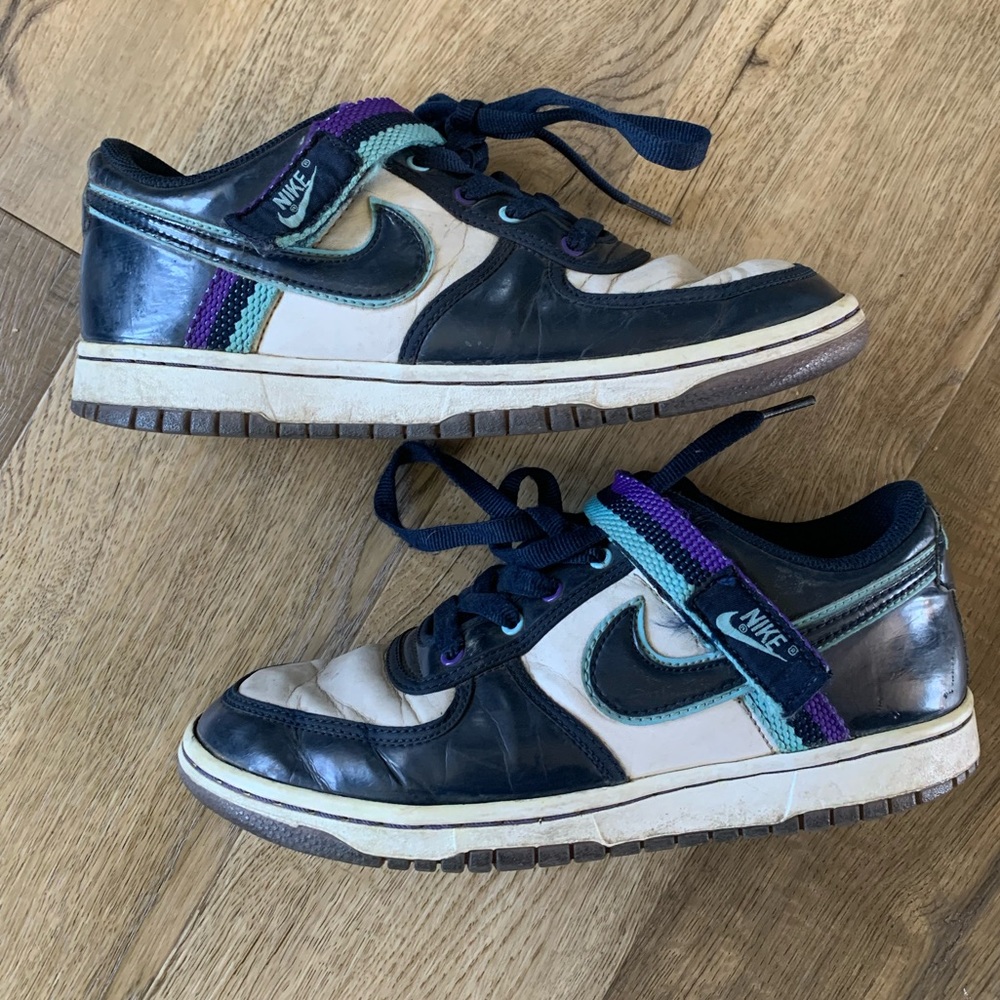 Nike Low Velcro Strap